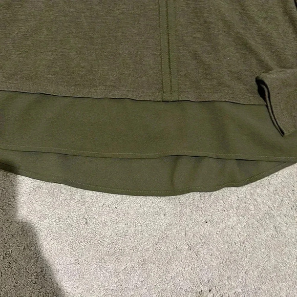 SANCTUARY  Hanna split neck long sleeve sweater in dark olive green size MED - Picture 4 of 6